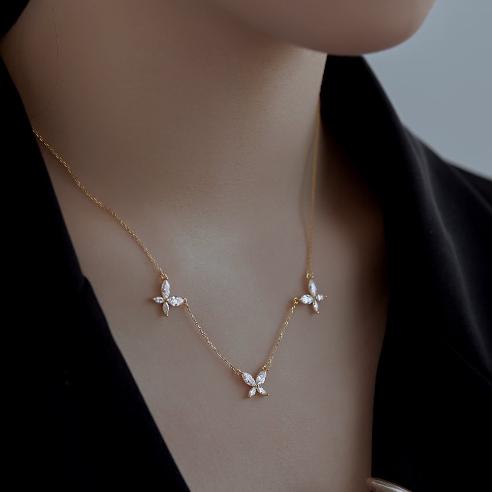 Schmetterlings Halskette für Damen – 925er Silber Weißgold-Design