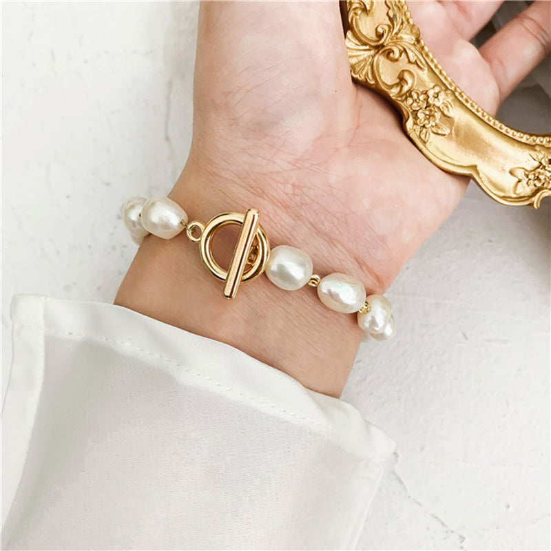 Golden pearl bracelet