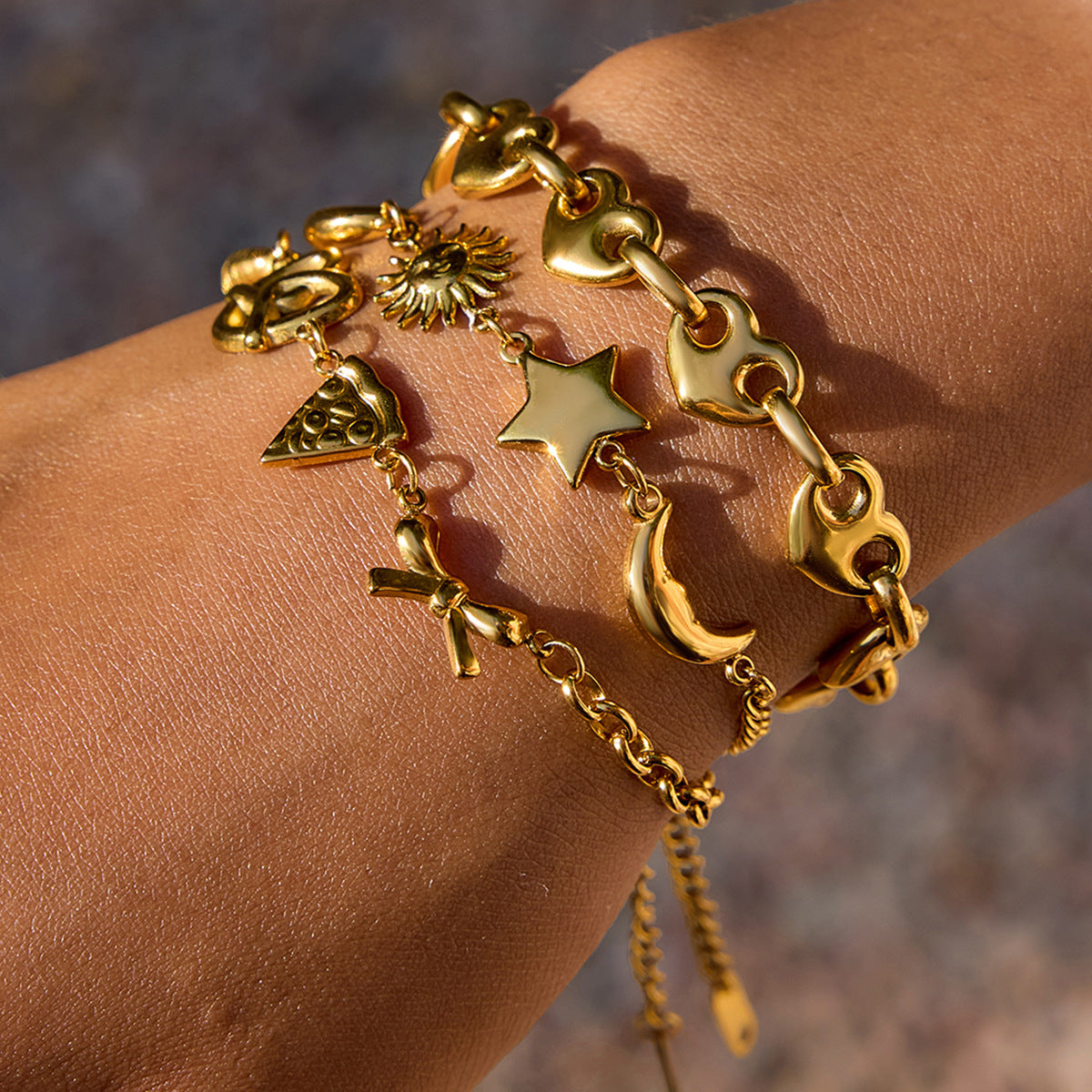 Goldenes Motive-Armband für Damen – Edelstahl mit Sternen & Herz